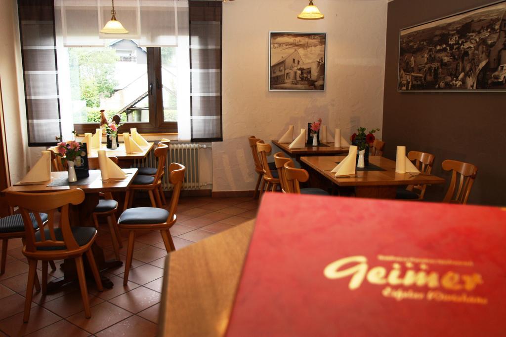 Plütscheid Gasthaus Pension Geimer מראה חיצוני תמונה